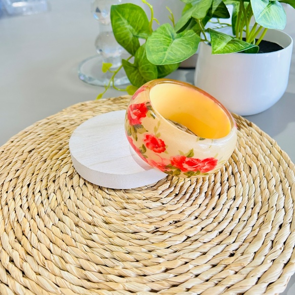 Vintage Floral Bracelet with Red and Cream Accents - Picture 7 of 11